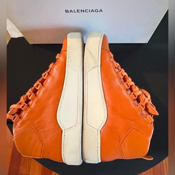 Balenciaga Arena High
Orange - Picture 4 of 11